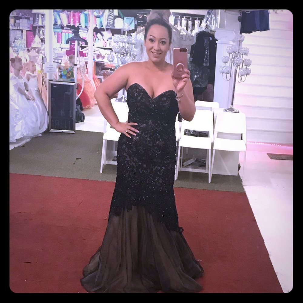 Black mermaid style Prom dress with train